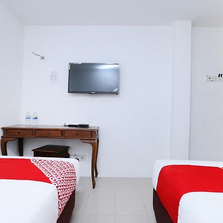 Oyo 89672 Eg Hotel Jj Τζόχορ Μπάχρου Εξωτερικό φωτογραφία