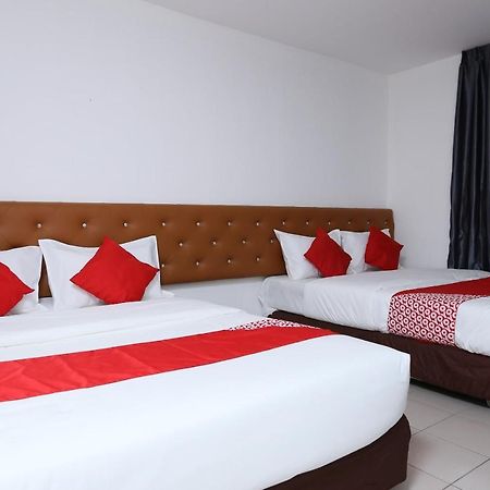 Oyo 89672 Eg Hotel Jj Τζόχορ Μπάχρου Εξωτερικό φωτογραφία
