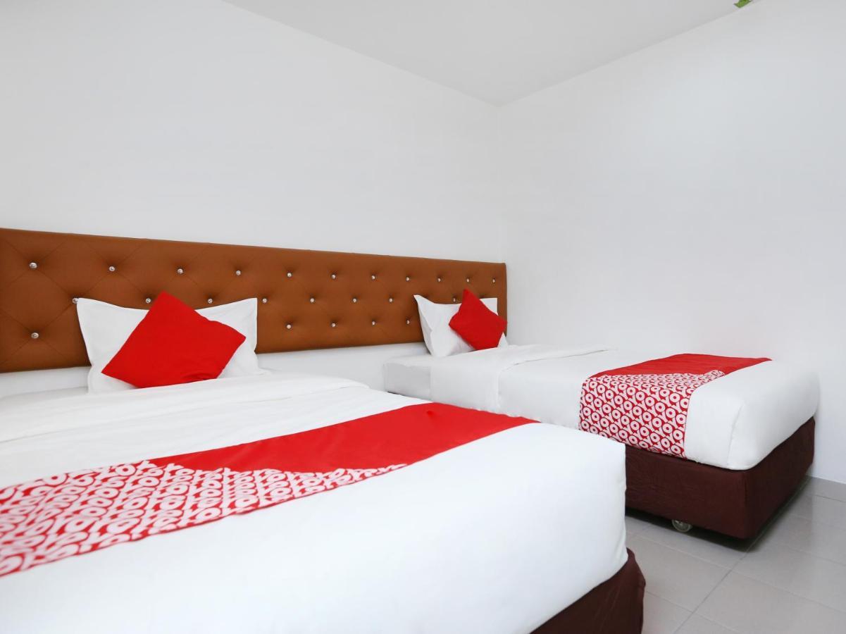 Oyo 89672 Eg Hotel Jj Τζόχορ Μπάχρου Εξωτερικό φωτογραφία