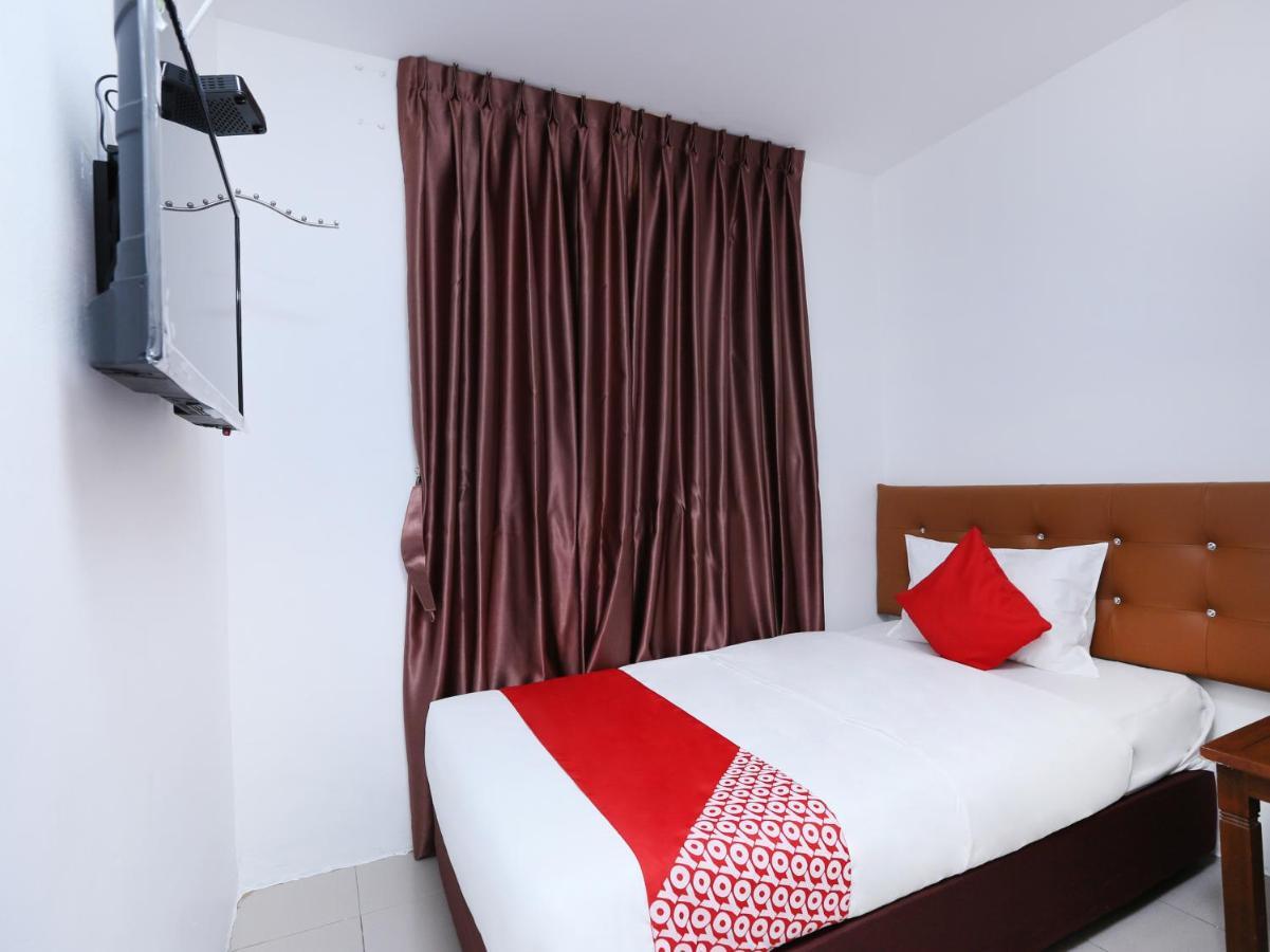 Oyo 89672 Eg Hotel Jj Τζόχορ Μπάχρου Εξωτερικό φωτογραφία