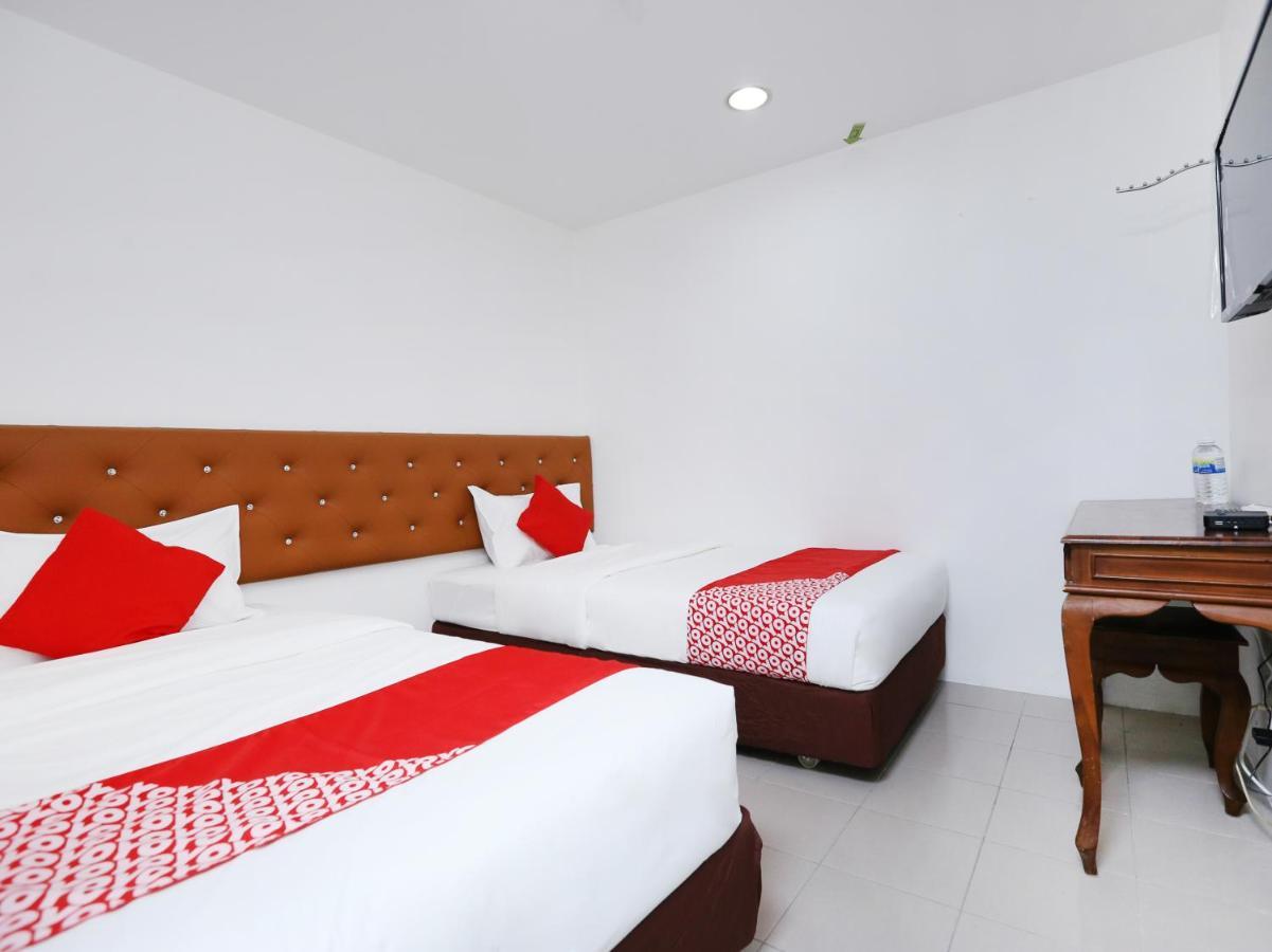 Oyo 89672 Eg Hotel Jj Τζόχορ Μπάχρου Εξωτερικό φωτογραφία