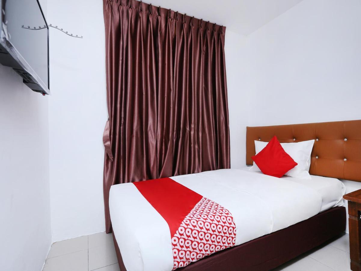 Oyo 89672 Eg Hotel Jj Τζόχορ Μπάχρου Εξωτερικό φωτογραφία