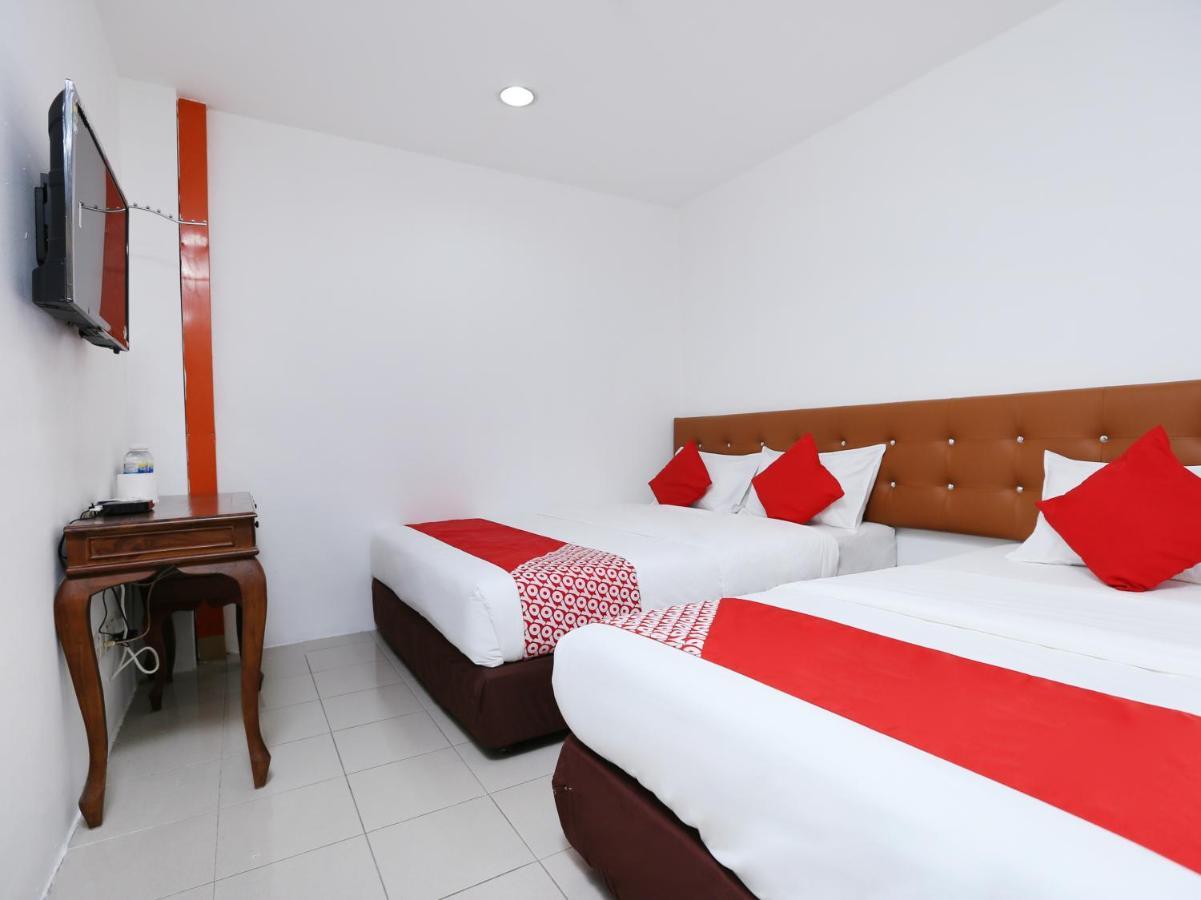 Oyo 89672 Eg Hotel Jj Τζόχορ Μπάχρου Εξωτερικό φωτογραφία