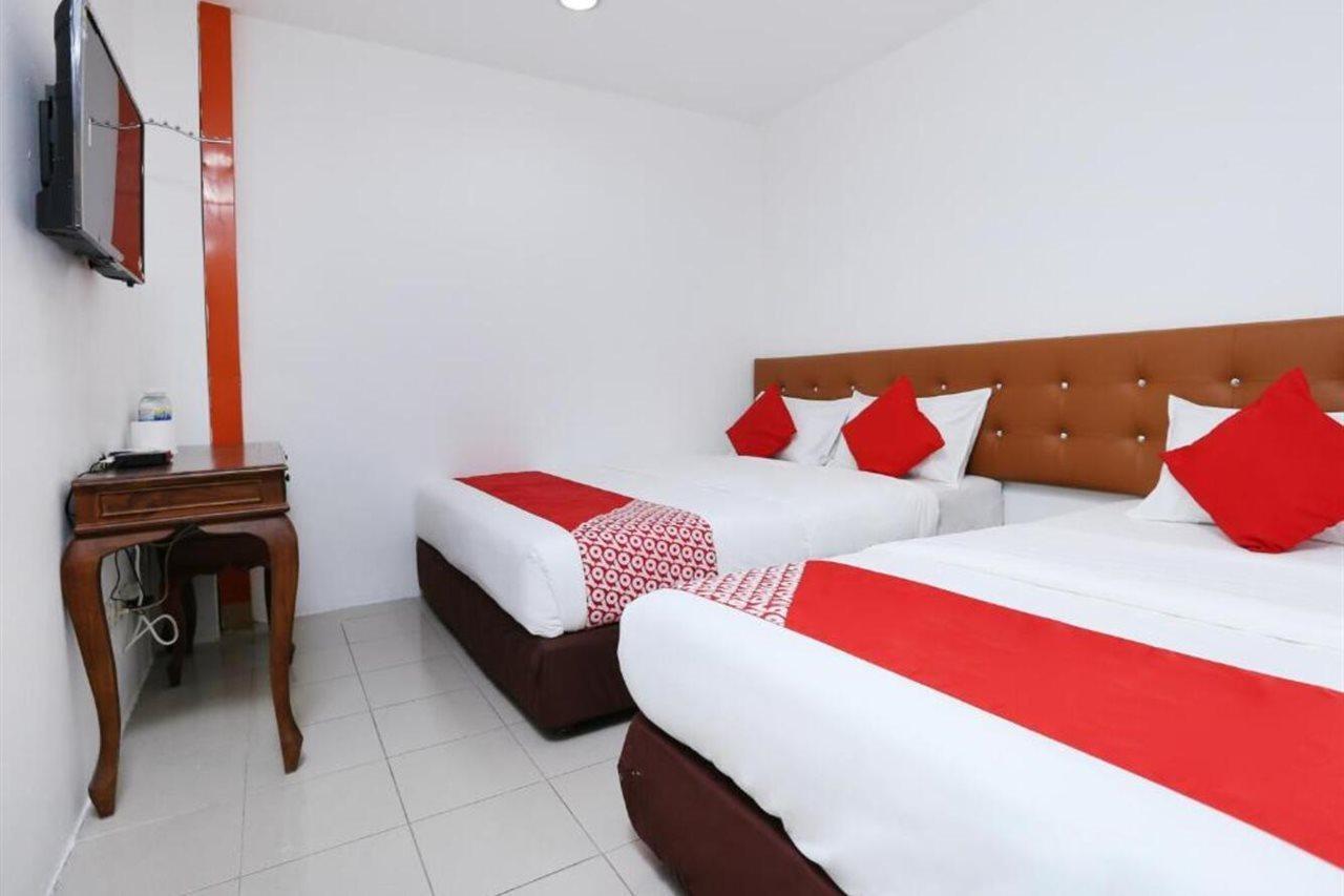 Oyo 89672 Eg Hotel Jj Τζόχορ Μπάχρου Εξωτερικό φωτογραφία